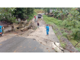 Akses Terputus , Warga Desa Pagarahonas Badiri Harapkan Penanganan Secepatnya