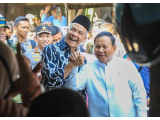 Gestur Jokowi Pertanda Dukung Pasangan Ganjar dan Prabowo di Pilpres 2024