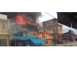 Puluhan Bangunan Hangus Terbakar di Pasar Siborongborong
