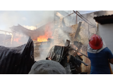 Rumah Kawasan Padat Penduduk Terbakar, Kerugian Rp 700 Juta