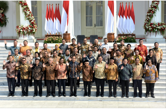 Pak Jokowi: Saatnya ﻿Merombak Kabinet