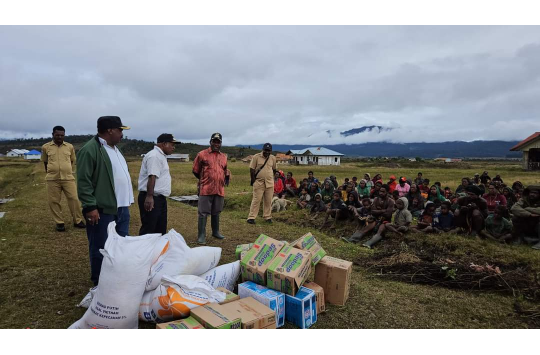 Kapolri Jenderal Pol Listyo Sigit Prabowo menyalurkan 264,7 ton beras ke Papua Tengah.(Foto: Istimewa)